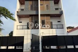 Rumah Modern 4 KT di Meruya Jakarta Barat Unfurnished Rumah Modern 4 KT di Meruya Jakarta Barat Unfurnished