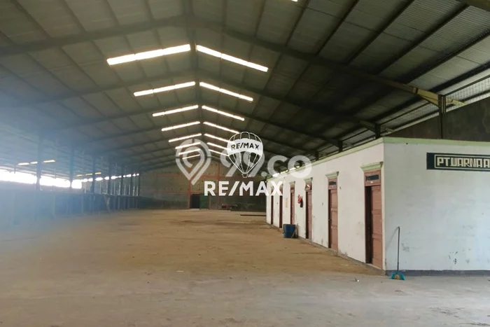 Unit Gudang disewakan di Neglasari Tangerang dengan LT 200000m2 / LB 2310m2 Unit Gudang disewakan di Neglasari Tangerang dengan LT 200000m2 / LB 2310m2