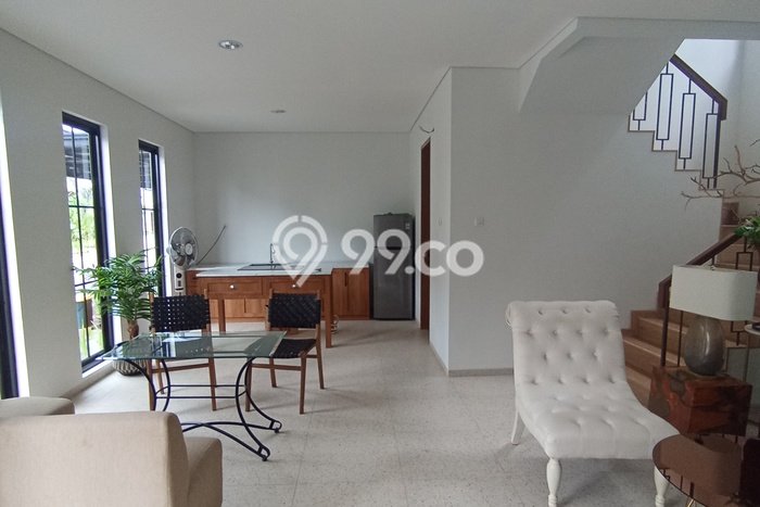 Dijual Hunian Rumah Terawat 4 KT di Cirendeu, Jakarta Selatan Dijual Hunian Rumah Terawat 4 KT di Cirendeu, Jakarta Selatan