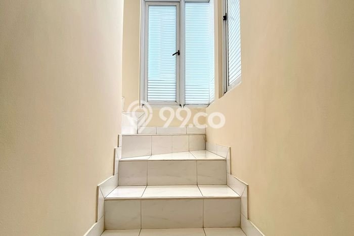 Rumah Modern 3 KT di Cibubur Jakarta Timur Semi Furnished Rumah Modern 3 KT di Cibubur Jakarta Timur Semi Furnished