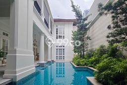 For Sale! Luxury House LT 540m2 Desain Elegan di Mega Kuningan For Sale! Luxury House LT 540m2 Desain Elegan di Mega Kuningan
