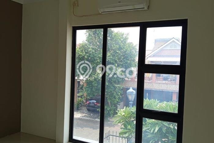 Rumah Modern 4 KT di Kota Legenda Bekasi Semi Furnished Rumah Modern 4 KT di Kota Legenda Bekasi Semi Furnished