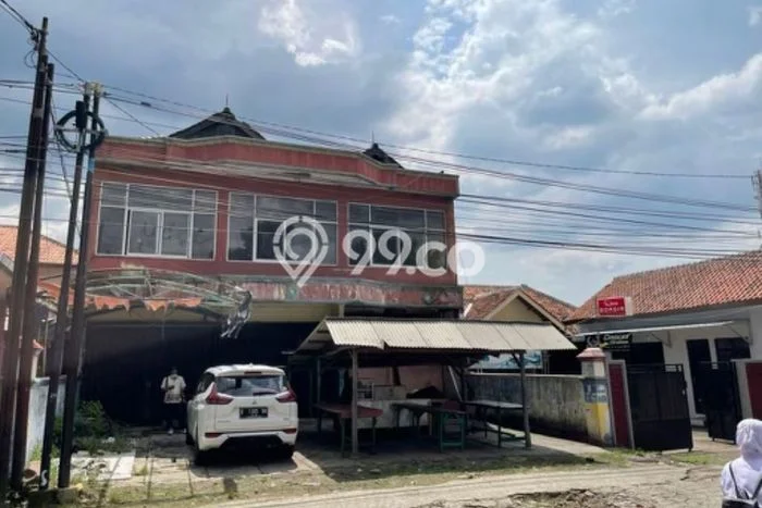Unit Gudang Dijual di Sumber Cirebon Luas Tanah 3500m2, Luas Bangunan 2000m2 Unit Gudang Dijual di Sumber Cirebon Luas Tanah 3500m2, Luas Bangunan 2000m2