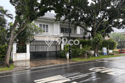 Hunian Luxury di Tangerang Lokasi Strategis Kondisi Baik Hunian Luxury di Tangerang Lokasi Strategis Kondisi Baik