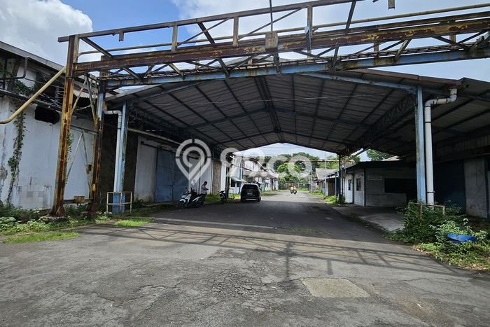 Unit Gudang disewakan di Karawaci Tangerang dengan LT 50000m2 / LB 19000m2 Unit Gudang disewakan di Karawaci Tangerang dengan LT 50000m2 / LB 19000m2