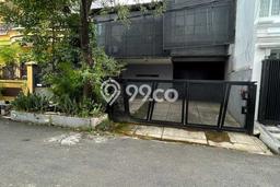 Jual Rumah Luas Elegan Dengan View Cantik di Pulomas, Jakarta Timur Jual Rumah Luas Elegan Dengan View Cantik di Pulomas, Jakarta Timur