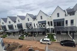 Rumah Luxury Modern Tanpa Renovasi di Gading Serpong Tangerang Rumah Luxury Modern Tanpa Renovasi di Gading Serpong Tangerang