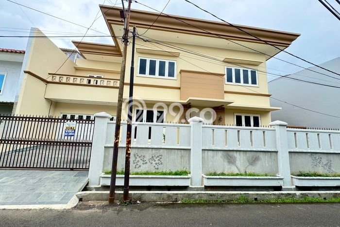Dijual Rumah Mewah Elegan Dengan View Eksklusif di Kedoya Baru, Jakarta Barat Dijual Rumah Mewah Elegan Dengan View Eksklusif di Kedoya Baru, Jakarta Barat