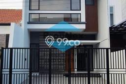 Rumah EXCLUSIVE area , Surabaya, Luas 120m2m² Bangunan 170m2m² HARGA TERBAIK! Rumah EXCLUSIVE area , Surabaya, Luas 120m2m² Bangunan 170m2m² HARGA TERBAIK!