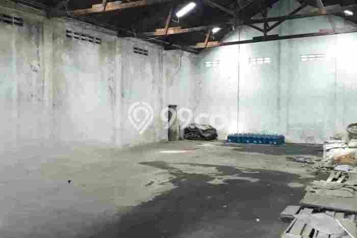 Gudang Premium Kawasan Kediri, Luas 400m2m², Area Bisnis, Dekat Kediri, Kediri, Kediri Gudang Premium Kawasan Kediri, Luas 400m2m², Area Bisnis, Dekat Kediri, Kediri, Kediri