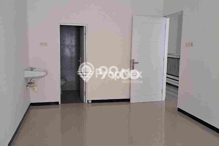 Hunian Asri 4 KT di , Surabaya - Luas Tanah 120m2m² Hunian Asri 4 KT di , Surabaya - Luas Tanah 120m2m²