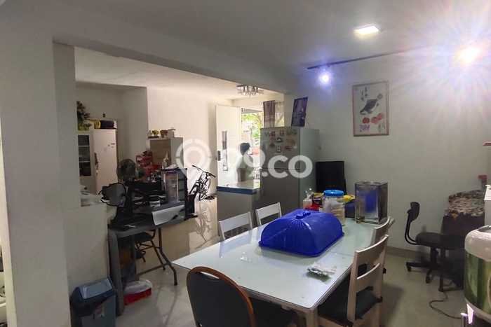 Jual Cepat Rumah LT 165m2m² / LB 225m2m² di Jantung Kota Mulyosari, Surabaya Jual Cepat Rumah LT 165m2m² / LB 225m2m² di Jantung Kota Mulyosari, Surabaya