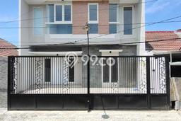 Dijual Cepat Rumah 5 KT 4 KM di Sutorejo, Surabaya Dijual Cepat Rumah 5 KT 4 KM di Sutorejo, Surabaya