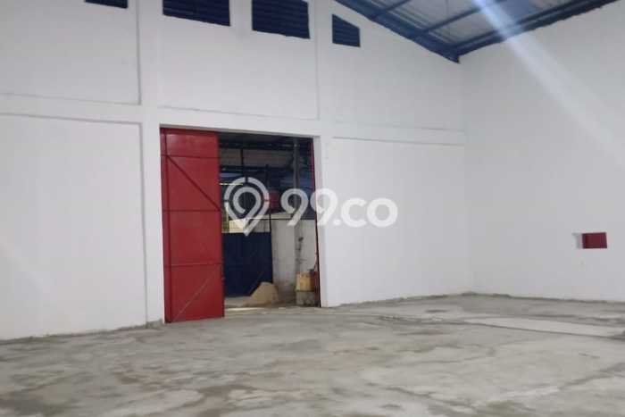 Gudang Disewa di Jakarta Barat dengan LB 1200m2 Area Komersial Ramai Gudang Disewa di Jakarta Barat dengan LB 1200m2 Area Komersial Ramai