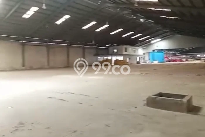 Disewakan Gudang di Kawasan Ramai Jatake Luas 13000m2 Disewakan Gudang di Kawasan Ramai Jatake Luas 13000m2