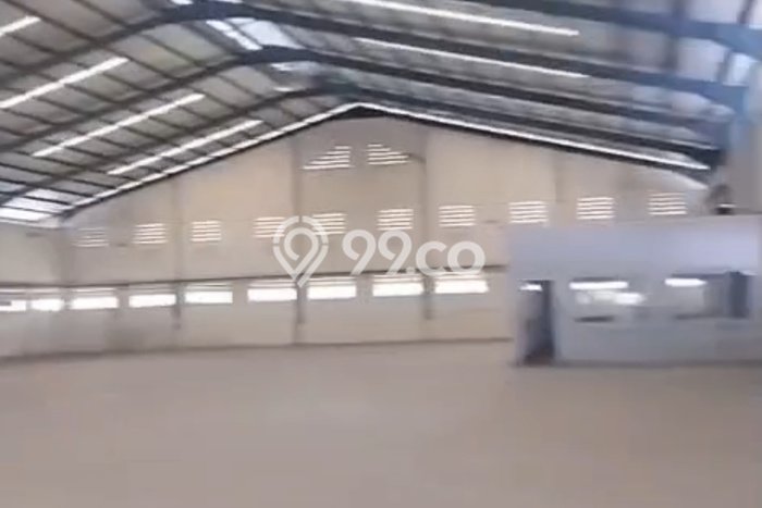 Gudang Disewa di Tangerang dengan LB 2520m2 Area Komersial Ramai Gudang Disewa di Tangerang dengan LB 2520m2 Area Komersial Ramai