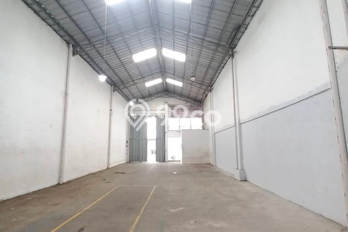Gudang untuk Disewa di Pusat Jakarta Barat Luas Bangunan 225m2 Gudang untuk Disewa di Pusat Jakarta Barat Luas Bangunan 225m2