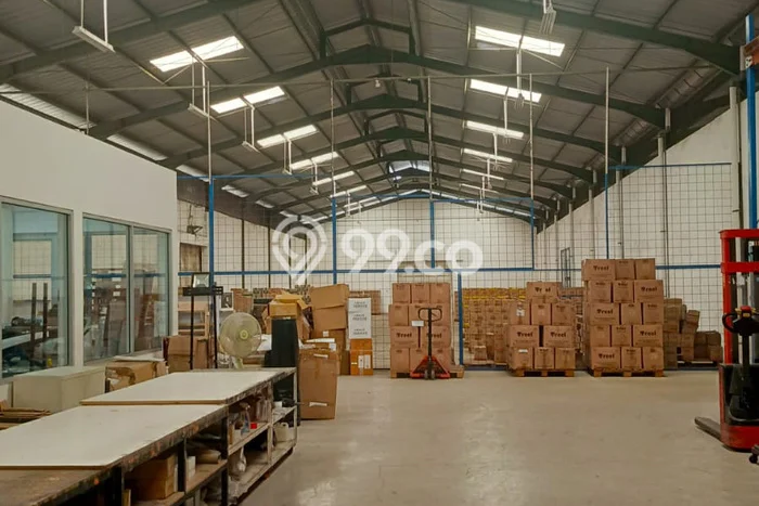 Gudang untuk Disewa di Pusat Tangerang Luas Bangunan 12261m2 Gudang untuk Disewa di Pusat Tangerang Luas Bangunan 12261m2