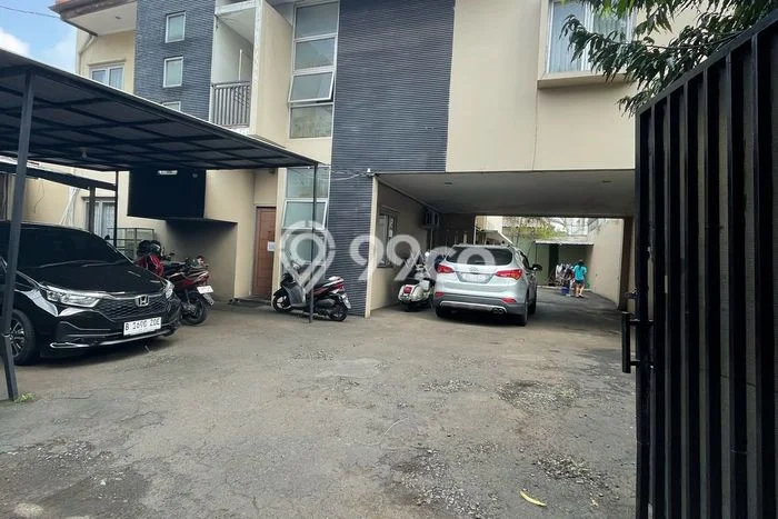 Dijual Segera Rumah Kost di Gandaria, Jakarta Selatan 11 Kamar Dijual Segera Rumah Kost di Gandaria, Jakarta Selatan 11 Kamar