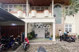 Rumah Elit LB 376m2 Siap Pakai Desain Elegan di Bintaro, Jakarta Selatan Rumah Elit LB 376m2 Siap Pakai Desain Elegan di Bintaro, Jakarta Selatan