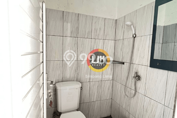 Lokasi terbaik! Rumah siap pakai dikontrakkan di Semarang Barat LB 93m2 Lokasi terbaik! Rumah siap pakai dikontrakkan di Semarang Barat LB 93m2