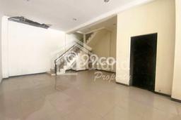AREA KOMERSIAL! Ruko For Rent di Banyumanik, Luas 273m2m², Jalan Strategis, Siap Bisnis AREA KOMERSIAL! Ruko For Rent di Banyumanik, Luas 273m2m², Jalan Strategis, Siap Bisnis