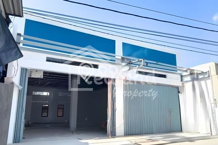 Ruko Disewa di Semarang dengan LB 140m2 Area Komersial Ramai Ruko Disewa di Semarang dengan LB 140m2 Area Komersial Ramai