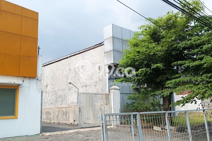 Disewakan Gudang komersial di Karanganyar luas bangunan 2300m2 Disewakan Gudang komersial di Karanganyar luas bangunan 2300m2