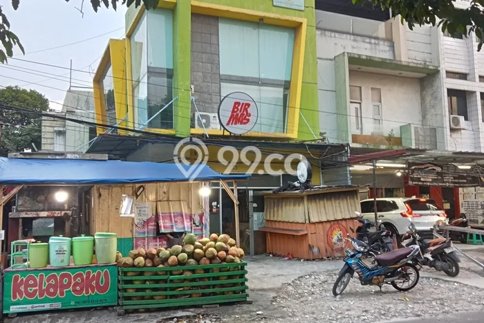 Ruko Disewa di Jakarta Selatan dengan LB 250m2 Area Komersial Ramai Ruko Disewa di Jakarta Selatan dengan LB 250m2 Area Komersial Ramai