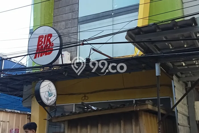 Ruko Disewa di Jakarta Selatan dengan LB 250m2 Area Komersial Ramai Ruko Disewa di Jakarta Selatan dengan LB 250m2 Area Komersial Ramai