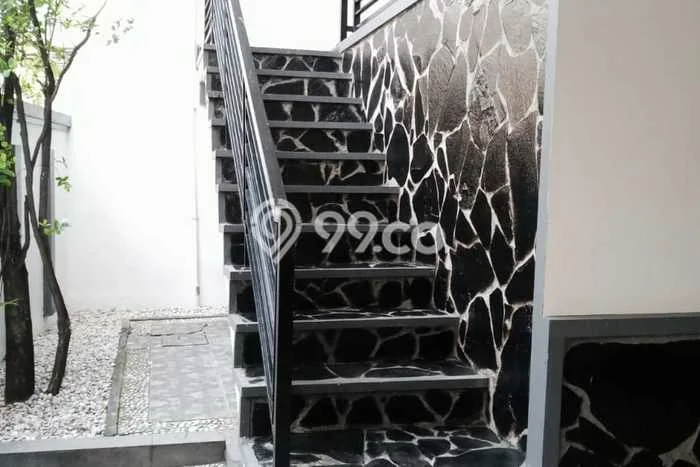Siap Huni Hunian Elit 9 Kamar di Palmerah Dekat ke Mana Saja Siap Huni Hunian Elit 9 Kamar di Palmerah Dekat ke Mana Saja
