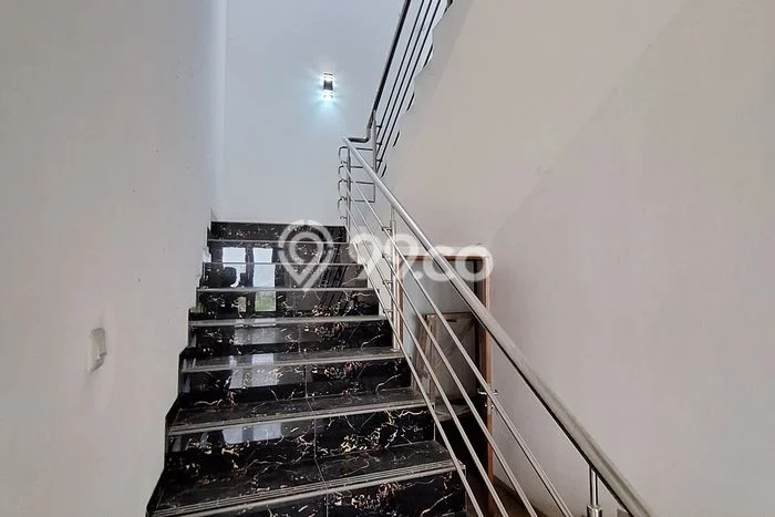 Rumah Eksklusif Siap Huni LT 311m2 di Lippo Cikarang, Cikarang Rumah Eksklusif Siap Huni LT 311m2 di Lippo Cikarang, Cikarang