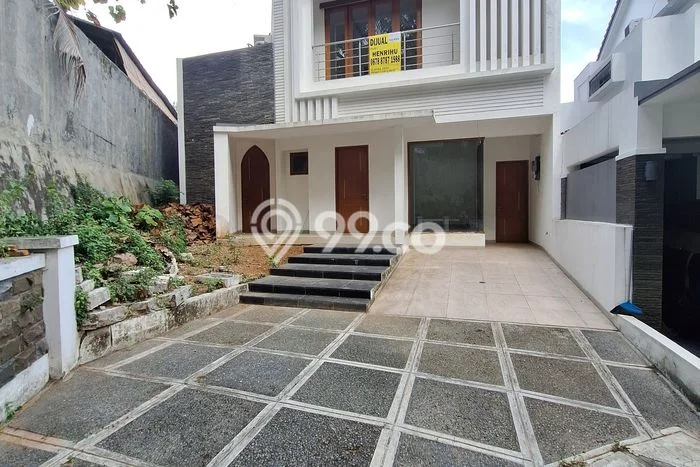 Rumah Eksklusif Siap Huni LT 311m2 di Lippo Cikarang, Cikarang Rumah Eksklusif Siap Huni LT 311m2 di Lippo Cikarang, Cikarang
