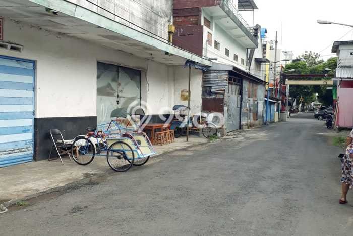 Gudang Dijual di Kediri LT 400m2 & LB 400m2 Lokasi Terbaik! Gudang Dijual di Kediri LT 400m2 & LB 400m2 Lokasi Terbaik!