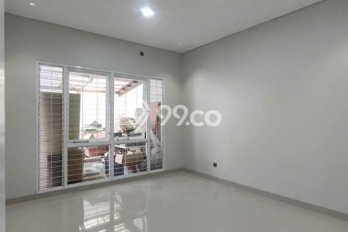 Rumah Minimalis 3 Kamar LT 187m2 di Taman Holis Indah Rumah Minimalis 3 Kamar LT 187m2 di Taman Holis Indah