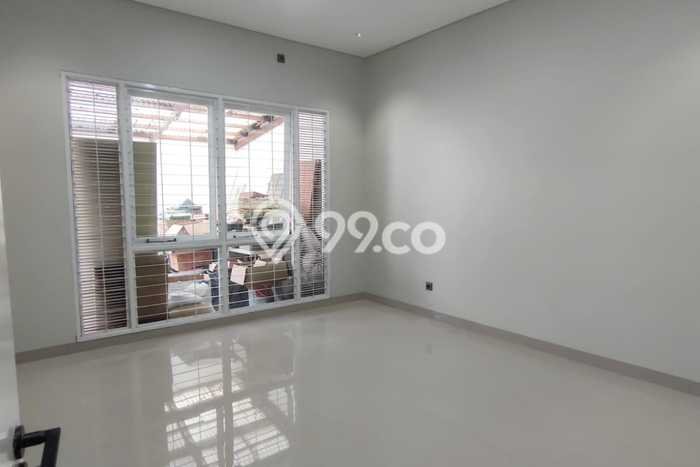 Rumah Minimalis 3 Kamar LT 187m2 di Taman Holis Indah Rumah Minimalis 3 Kamar LT 187m2 di Taman Holis Indah
