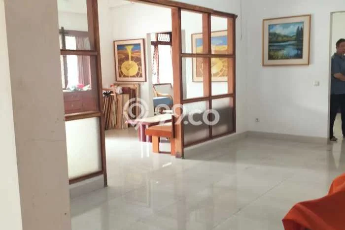 Disewakan! Rumah 3 Kamar Tidur &
3 Kamar Mandi di Cihampelas, Bandung Disewakan! Rumah 3 Kamar Tidur &
3 Kamar Mandi di Cihampelas, Bandung