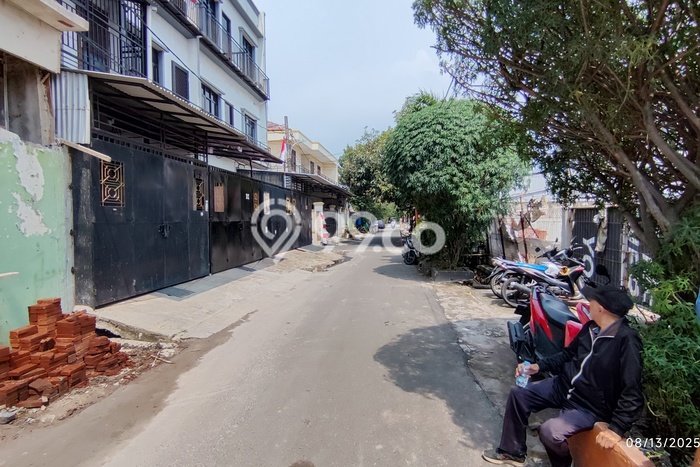 Kost Dijual Lokasi Strategis Cengkareng Barat Jakarta Barat 15 Kamar Tidur Kost Dijual Lokasi Strategis Cengkareng Barat Jakarta Barat 15 Kamar Tidur