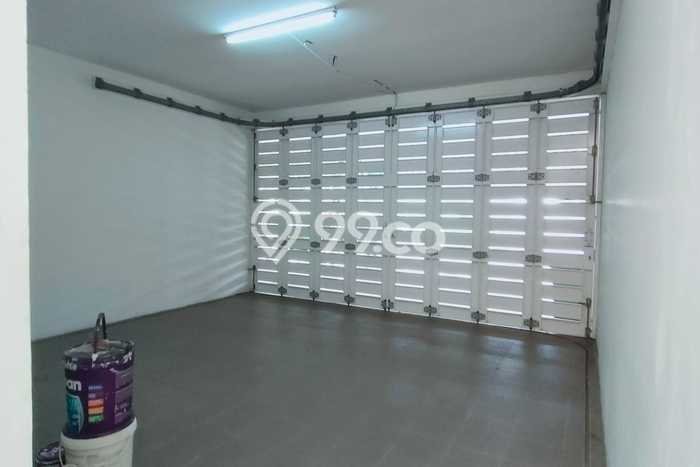 Lokasi terbaik! Rumah siap pakai dikontrakkan di Coblong LB 400m2 Lokasi terbaik! Rumah siap pakai dikontrakkan di Coblong LB 400m2