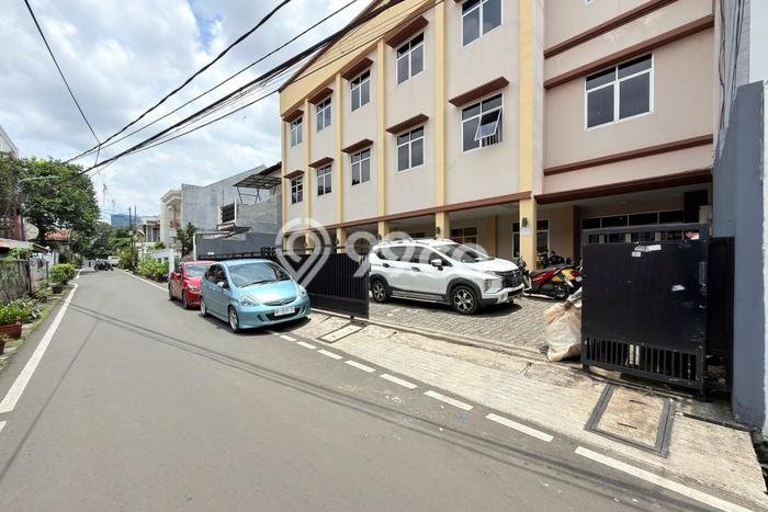 Dijual Segera Kost 27 Kamar, 27 Kamar Mandi di Senen, Jakarta Pusat, Luas 600m2 Dijual Segera Kost 27 Kamar, 27 Kamar Mandi di Senen, Jakarta Pusat, Luas 600m2