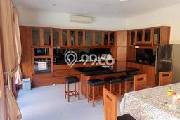 Disewakan Vila Premium di , Luas 300m2m², Lokasi Terbaik Disewakan Vila Premium di , Luas 300m2m², Lokasi Terbaik