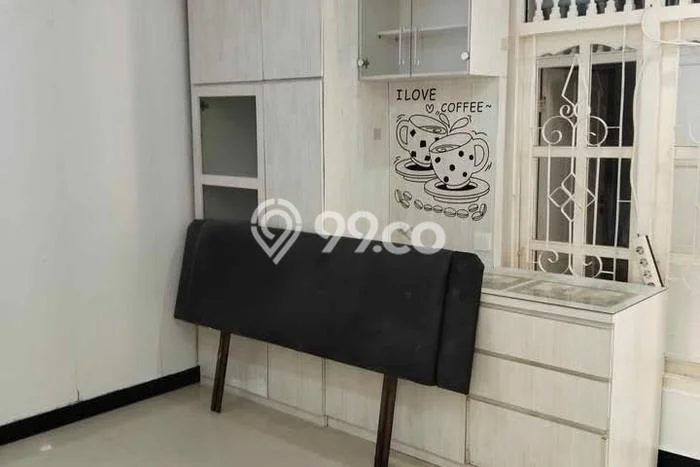 Disewakan! Rumah 5 Kamar Tidur &
2 Kamar Mandi di Panjer, Denpasar Disewakan! Rumah 5 Kamar Tidur &
2 Kamar Mandi di Panjer, Denpasar