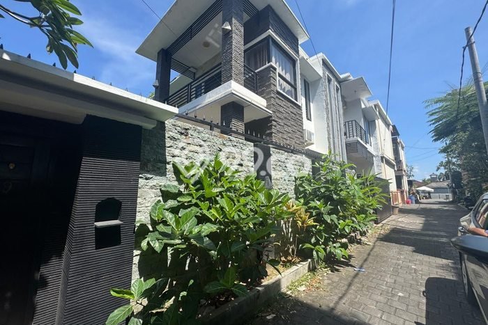 Lokasi terbaik! Rumah siap huni disewakan di Denpasar Selatan LB 200m2 Lokasi terbaik! Rumah siap huni disewakan di Denpasar Selatan LB 200m2