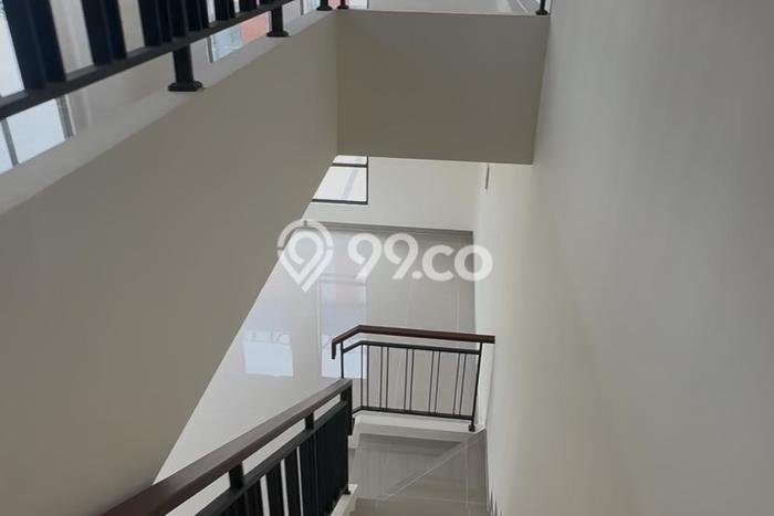 LOKASI STRATEGIS! Ruko For Rent di Pagedangan, Luas 180m2m², Lokasi Usaha LOKASI STRATEGIS! Ruko For Rent di Pagedangan, Luas 180m2m², Lokasi Usaha