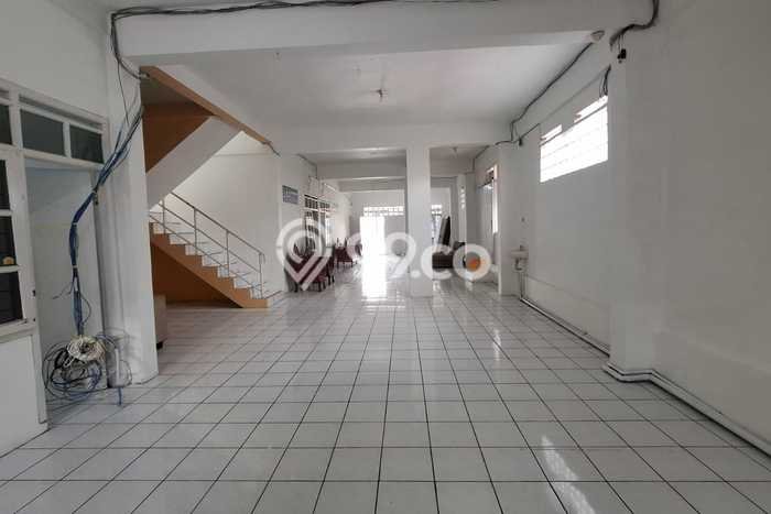 Komersial untuk Disewa di Pusat Bandung Luas Bangunan 320m2 Komersial untuk Disewa di Pusat Bandung Luas Bangunan 320m2