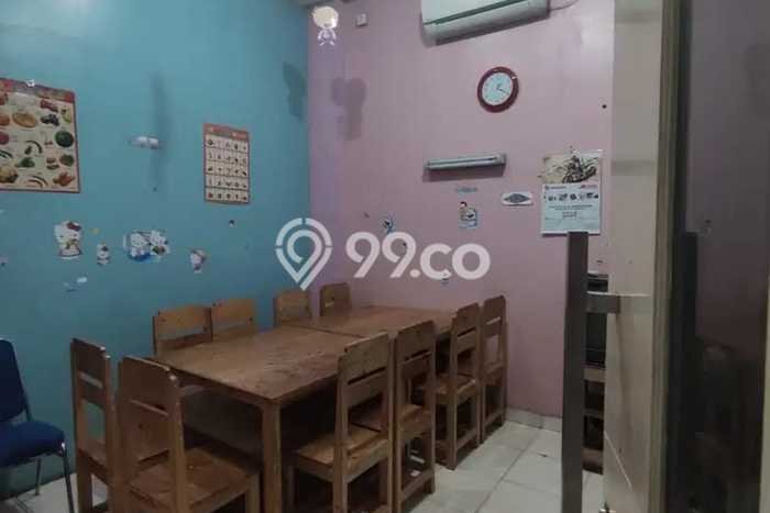 Ruko Dijual di Prime Area Jakarta Barat Luas 196m2 Ruko Dijual di Prime Area Jakarta Barat Luas 196m2