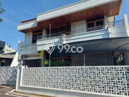 Hunian Cantik Modern Lb 270m2 di Semarang Timur, Semarang Hunian Cantik Modern Lb 270m2 di Semarang Timur, Semarang