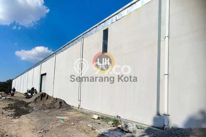 Gudang Disewa di Ngaliyan, Semarang, LT 2193m2 / LB 1550m2 Gudang Disewa di Ngaliyan, Semarang, LT 2193m2 / LB 1550m2