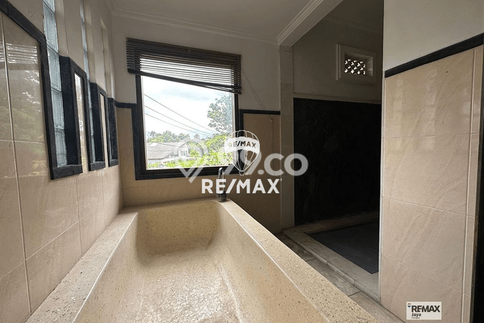 Disewakan Vila di , Area 405m2m², Area Strategis Disewakan Vila di , Area 405m2m², Area Strategis