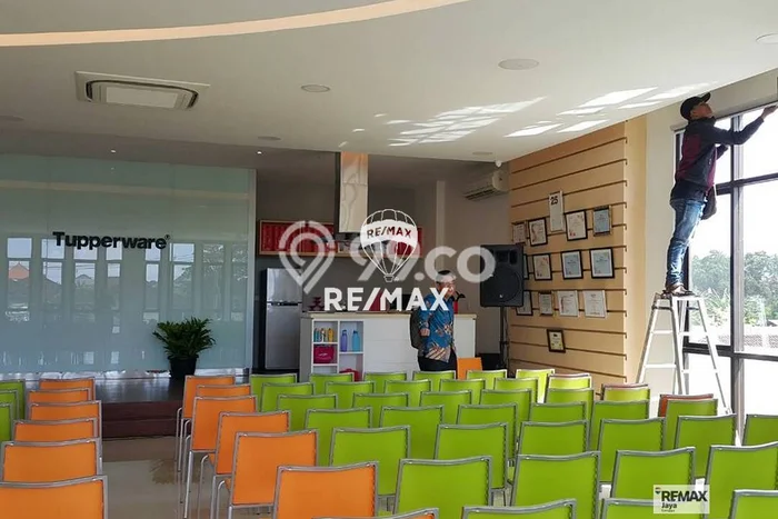 Area Ramai! Ruko Dijual di Denpasar Barat untuk Bisnis Luas Bangunan 1800m2 Area Ramai! Ruko Dijual di Denpasar Barat untuk Bisnis Luas Bangunan 1800m2
